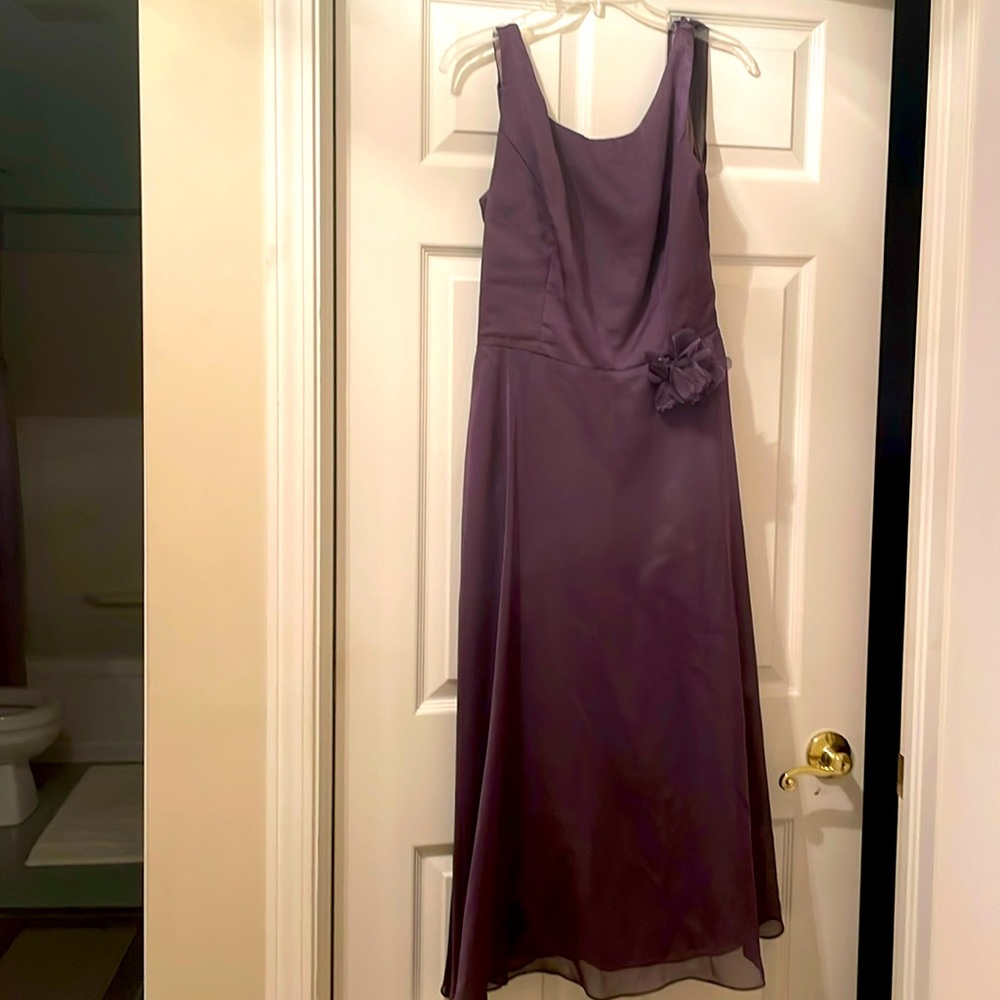 Beautifulful purple formal dresss